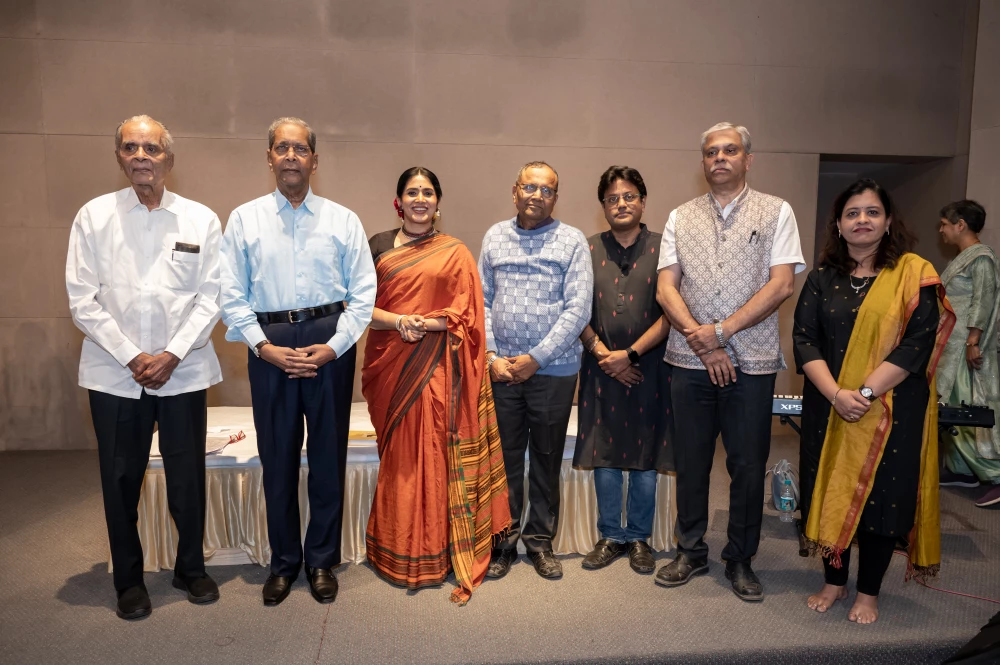 सप्रेम नमस्कार – मा. दिलीप माजगावकर लिखित पत्र आणि मैत्र / वाणी आणि लेखणी या दोन खंडातील निवडक भागांचे अभिवाचन