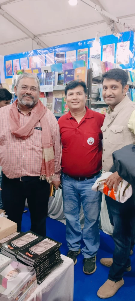 मा. पराग करंदीकर व मा. युनुस शेख मा. मुकुल मारणे
